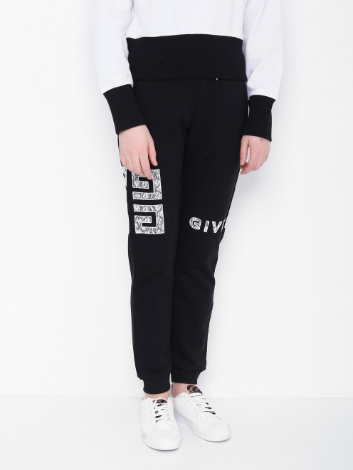 Трикотажные брюки с аппликацией Givenchy - МодельВерхНиз