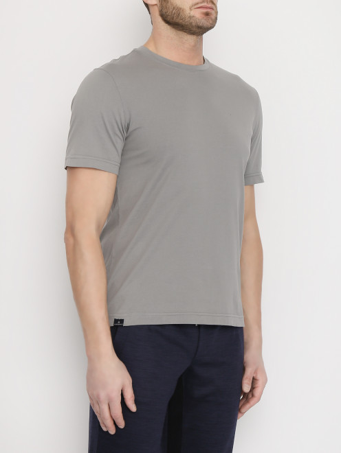 Базовая футболка из хлопка Capobianco - МодельВерхНиз